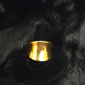 Gold Statement Ring Size 9 NWOT